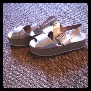 Zara gold platform wedges. Size 10 / EU 40